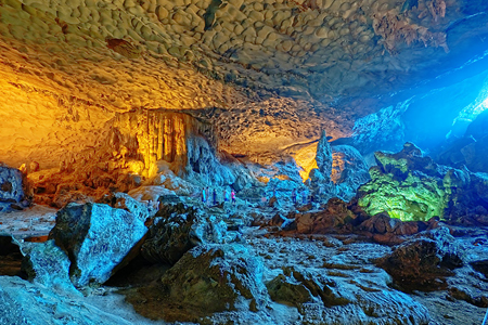 Amazing Cave - Vietnam tour package