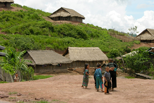 Ban Khia Luang village - Laos packages