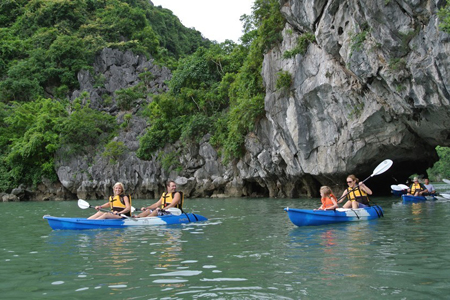 Kayaking in Luon Cave - Vietnam biking tour