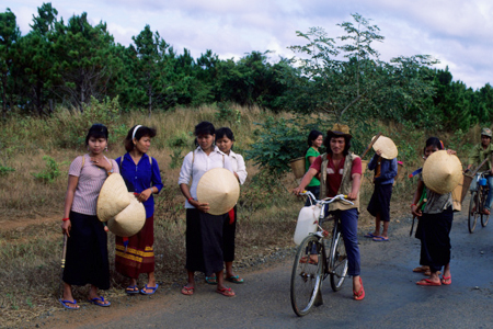 Local women in Pleiku - Vietnam tour package