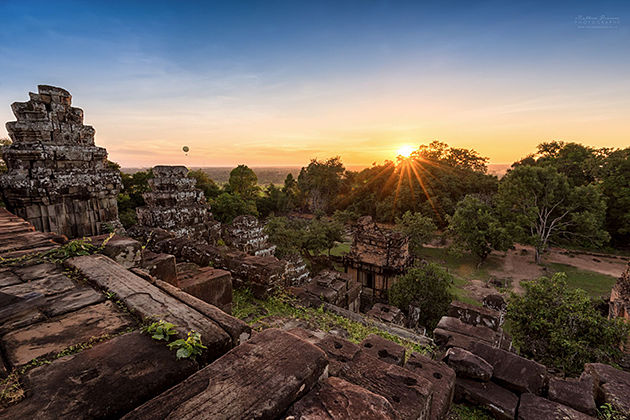 Phnom Bakheng sunset - Cambodia tours