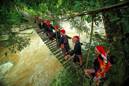 Red dzao women in Giang Ta Chai Village - Vietnam tour package