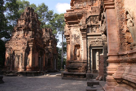Ruins of Preah Ko - Cambodia Tours