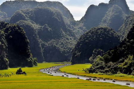 Tam Coc- Vietnam tour package