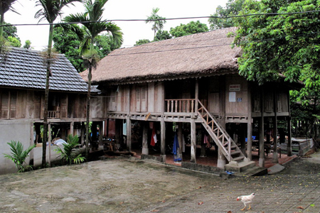 Thai house in Pom Coong Village - Vietnam tour package