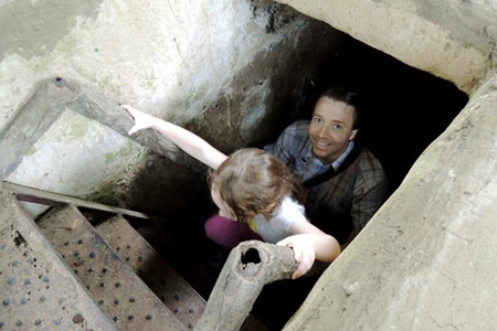 Visit Cu Chi Tunnels with your kids vietnam family tours