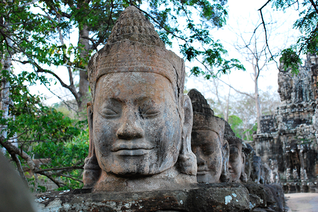 angkor thom siem reap vietnam and cambodia tour