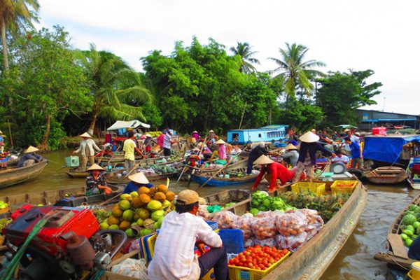 cai be floating market mekong delta homestay tour 2 days