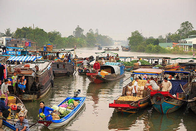 cai be floating market - Vietnam tour package