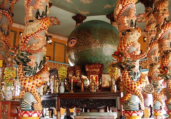cao dai temple in tay ninh family tour in vietnam