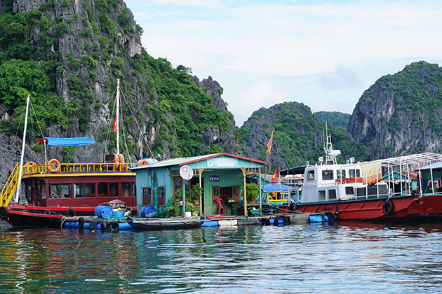 halong bay floating village vietnam tour