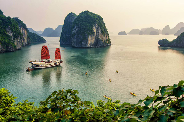 halong bay - Vietnam tour package