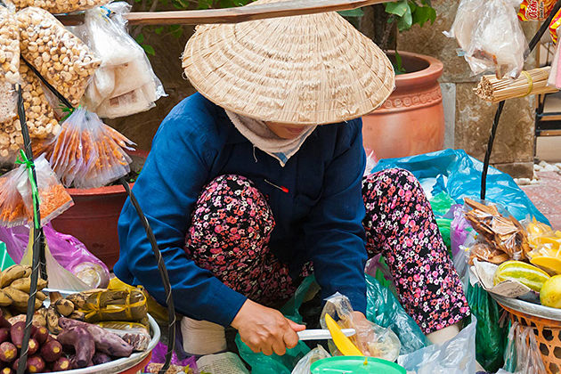 hanoi street food - Vietnam tour package