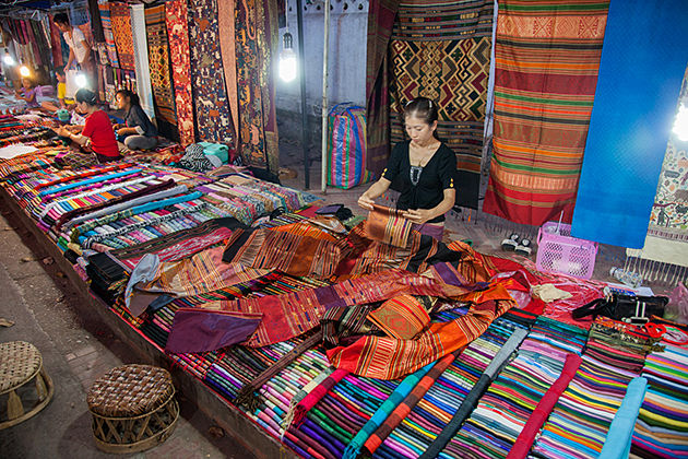 luang prabang night market - Laos tours