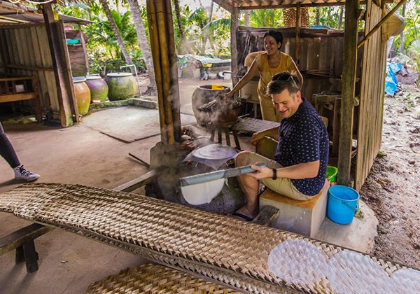 making rice paper mekong delta tour