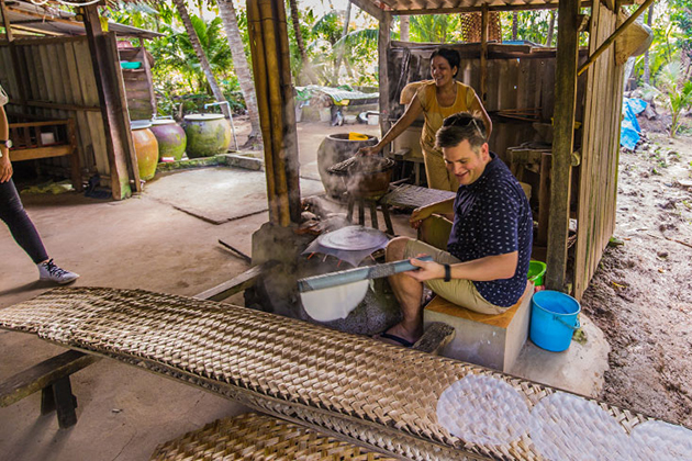 making rice paper mekong delta tour