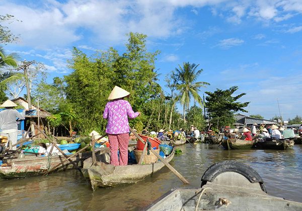 floating market - vietnam and cambodia tours