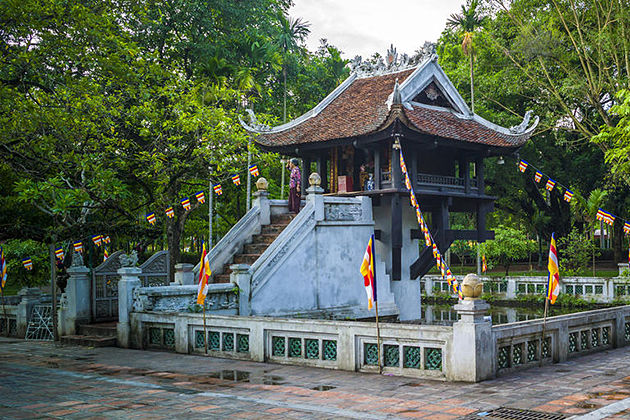 one-pillar pagoda hanoi north vietnam family tour