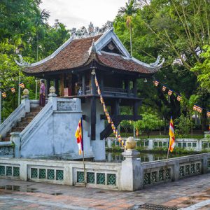 one pillar pagoda vietnam tour in 12 days