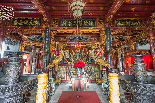 quan thanh temple - Vietnam family tour