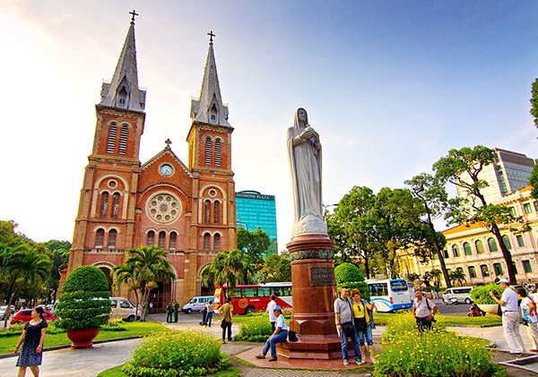 saigon notre dame cathedral