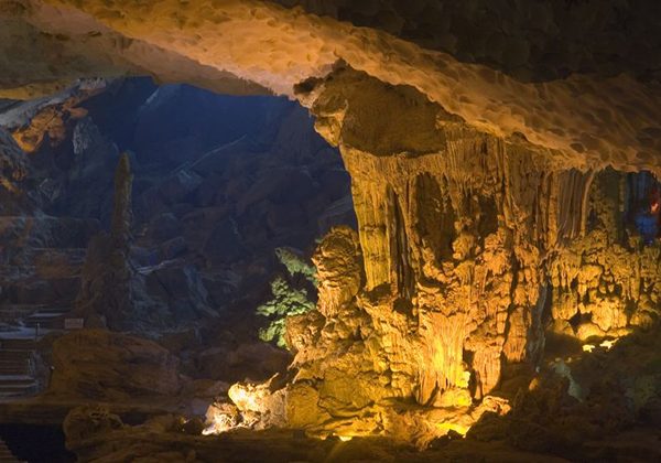 sung sot cave halong bayg