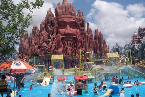 suoi tien amusement park in saigon southern vietnam family holiday
