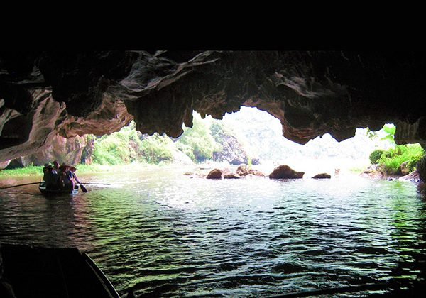 tam coc cave ninh binh - Vietnam tour package