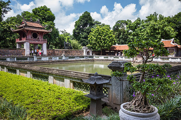 temple of literature - Vietnam classic tour