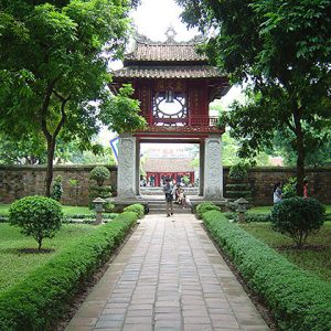 temple of literature north vietnam tour