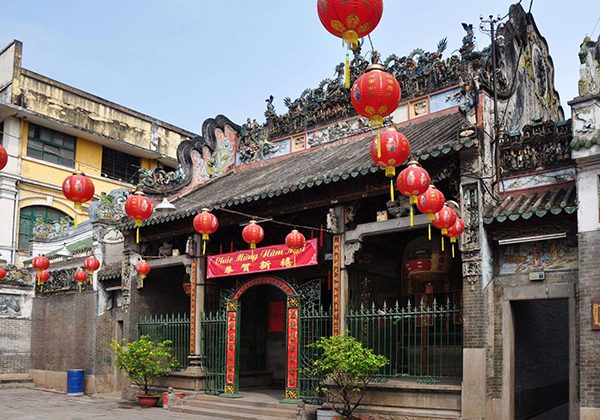 thien hau temple ho chi minh city tour