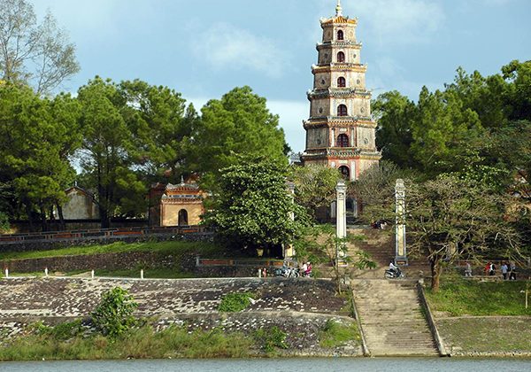 thien mu pagoda by perfume river