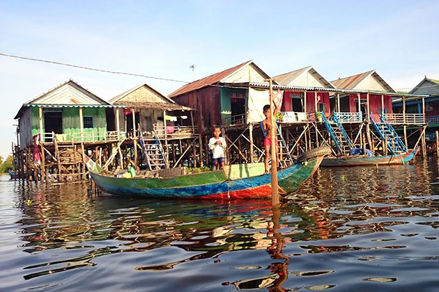 tonle sap floating market - Cambodia tours