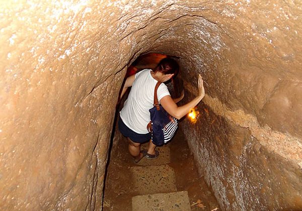 vinh moc tunnel hue dmz tour