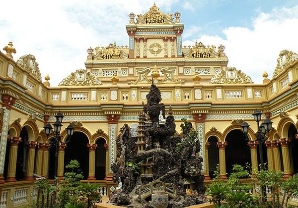 vinh trang pagoda - Vietnam tour package