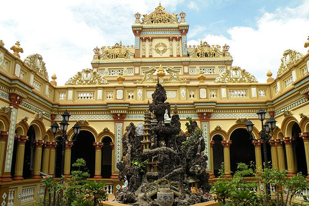 vinh trang pagoda - Vietnam tour package