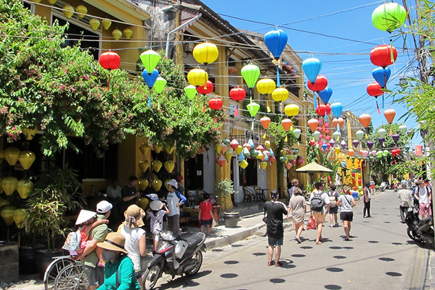 hoi an walking tour - Vietnam family tour