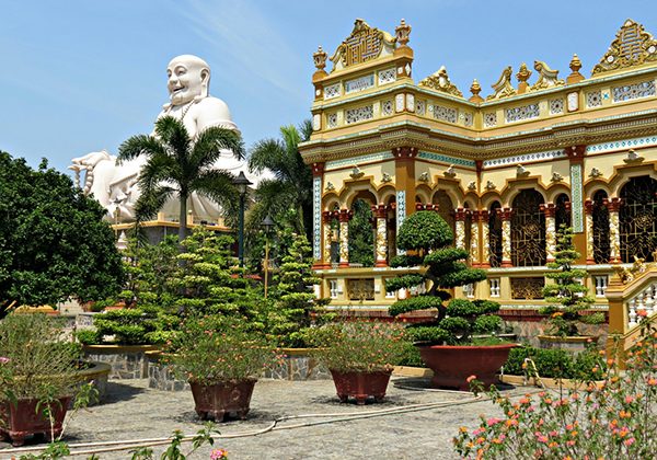 vinh trang pagoda - Vietnam classic tour