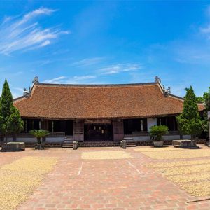 Duong Lam Ancient Village Vietnam Tour