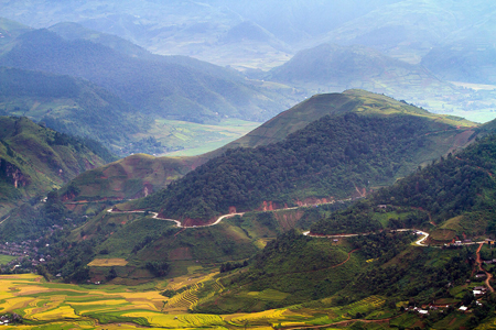 Khau Pha Pass, view from Tram Ton