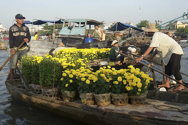 cai rang floating market vietnam and cambodia in 2 weeks