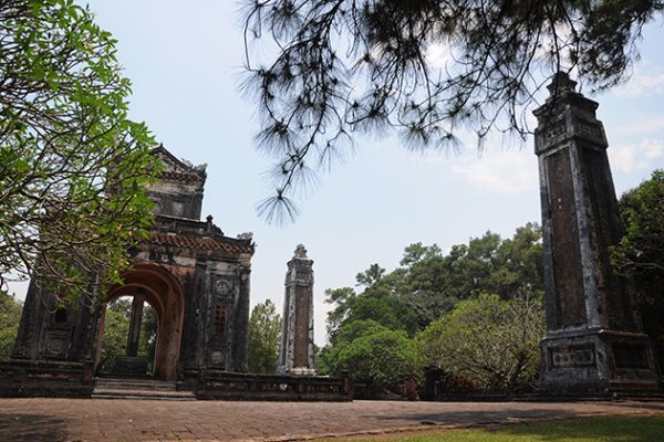 tu duc tomb 2 week vietnam cambodia itinerary