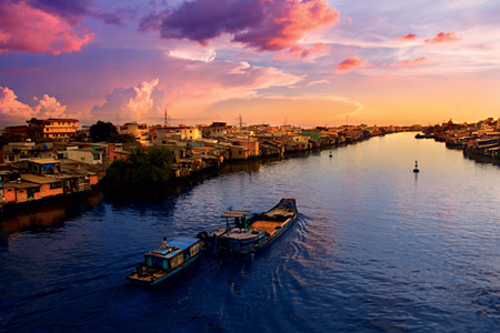 A cruise along the Mekong river