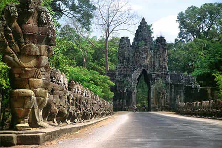 Angkor Thom - Cambodia tours