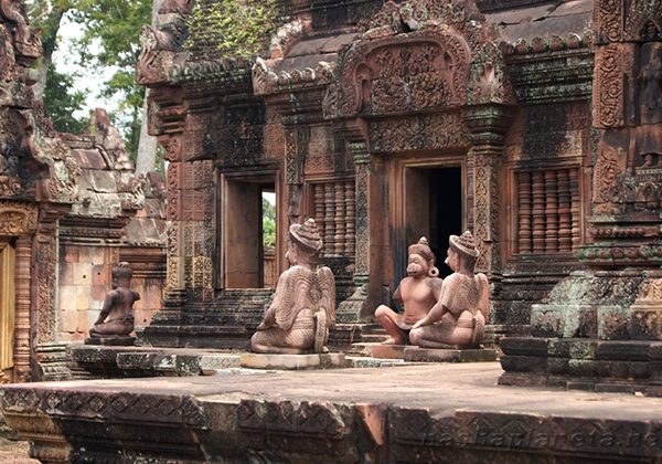 Banteay Srei - cambodia tours