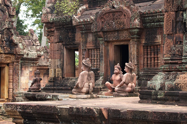 Banteay Srei - cambodia tours