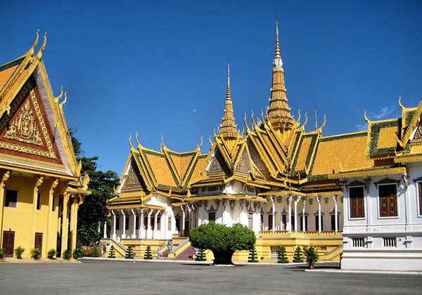 royal palace phnom penh cambodia