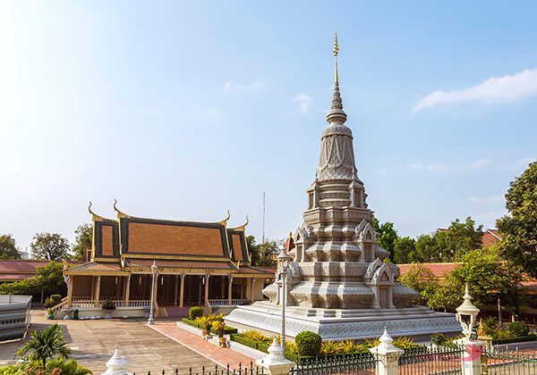 silver pagoda phnom penh tour
