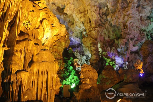 Thien Cung Cave in Halong