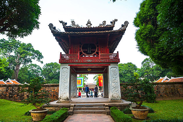 temple of literature hanoi attraction